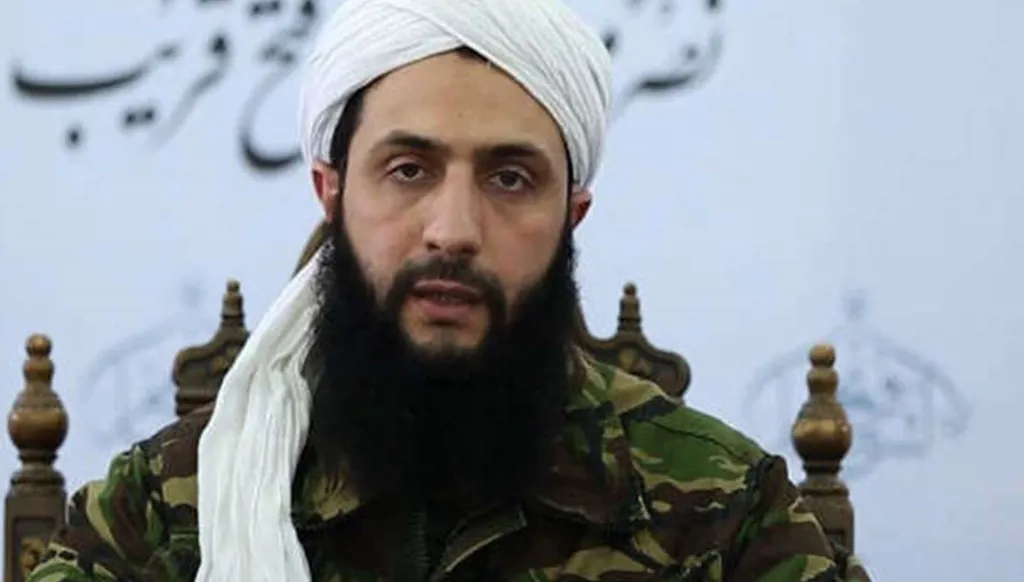 فيديو من أمام قلعة حلب... أول ظهور لزعيم "تحرير الشام" بعد أنباء عن مقتله