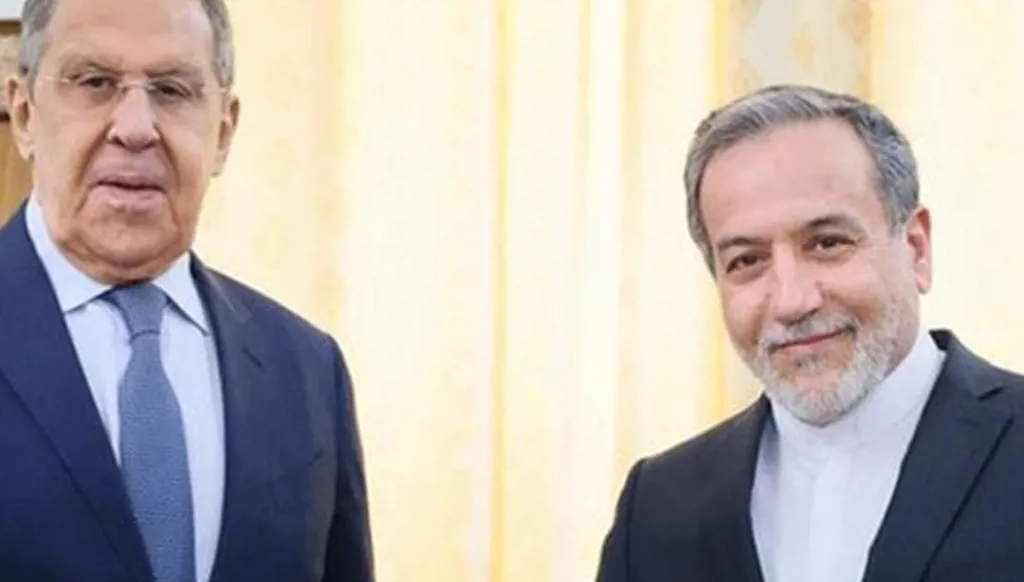 موسكو وطهران تبحثان التّطورات الإقليميّة في اتّصال هاتفي بين لافروف وعراقجي