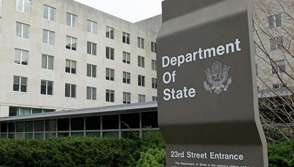 أميركا تحثّ مواطنيها على مغادرة إيران "فوراً"