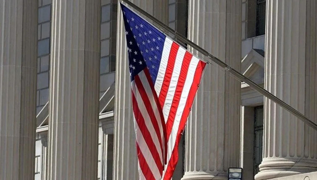 تشمل 32 فرداً وكياناً... أميركا تصدر عقوبات مرتبطة بإيران