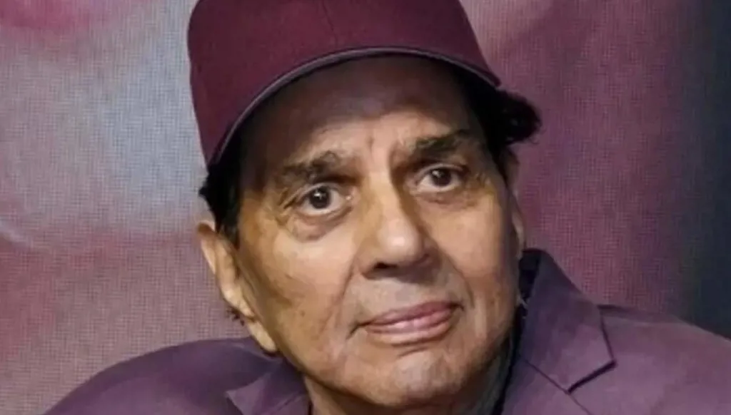 وفاة نجم بوليوود دارمندرا عن 89 عاماً