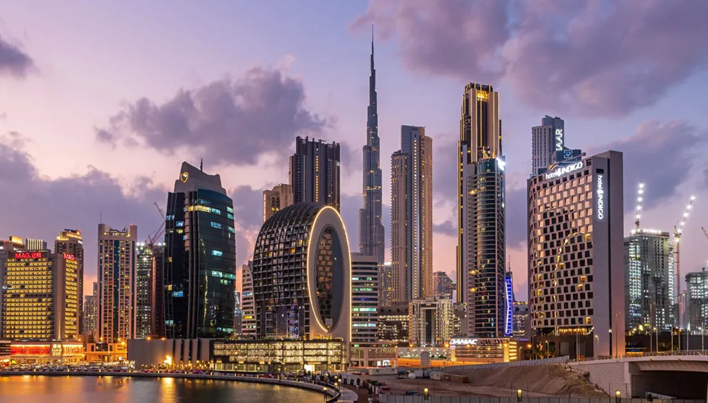 عقارات دبي الفاخرة تزدهر: 10 آلاف مليونير ينعشون السوق في 2025