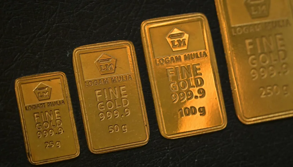 أونصات ذهب. (أ ف ب)