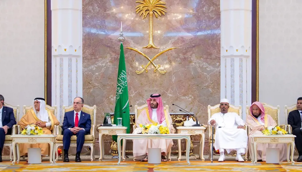 ولي العهد السعودي يستقبل قادة ومسؤولين في حفل ضيوف الحج السنوي