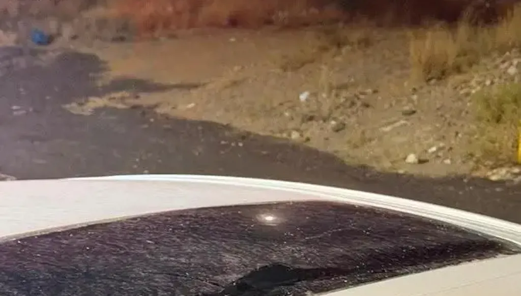 شظايا صاروخٍ بالستي في محافظة أحد رفيدة بمنطقة عسير بعد اعتراضه وتدميره. (واس)