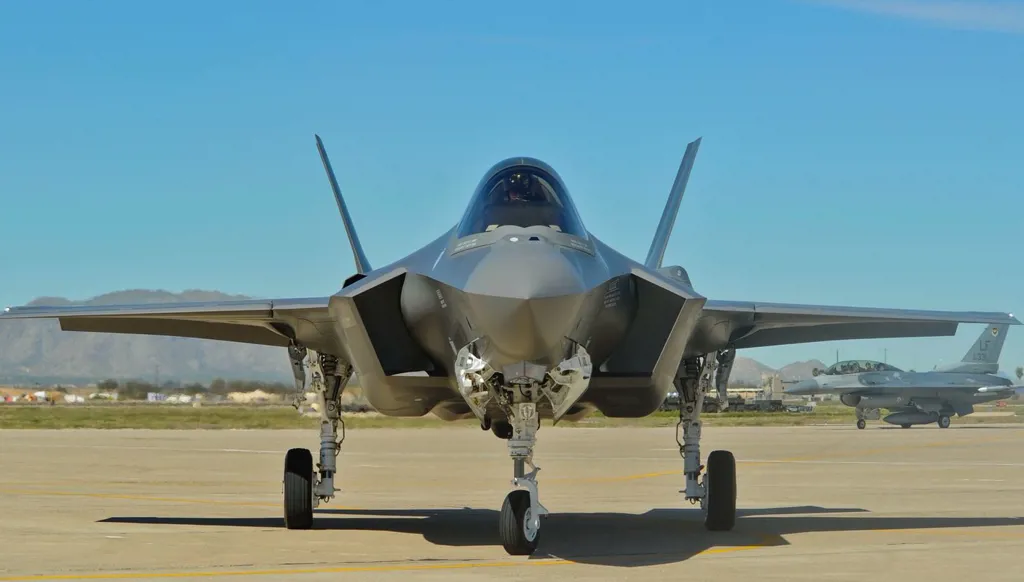 طائرة F-35: الشبح الذي لا يُرصد… هل يمكن فعلاً إسقاطها؟