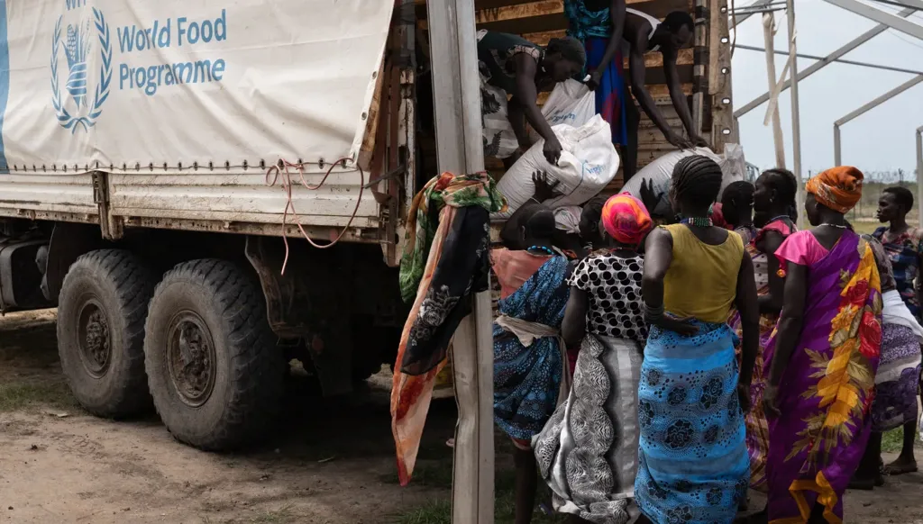 السودان... مقتل شخص في هجوم على قافلة مساعدات أممية