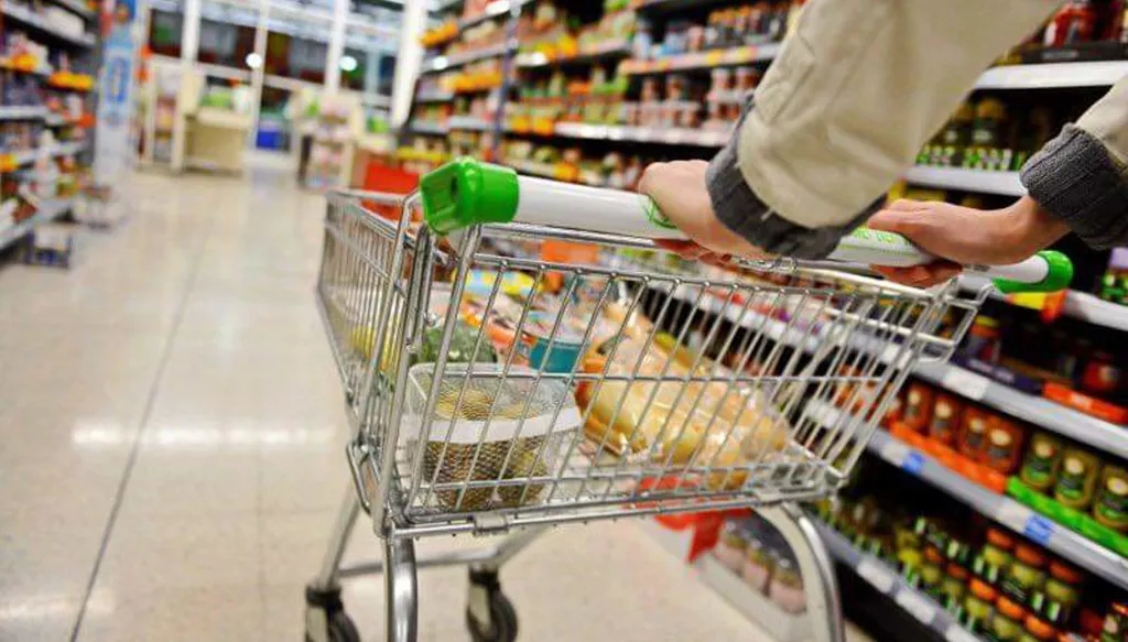 أسعار السلة الغذائية ترتفع في لبنان... اللحوم 17% والفواكه 16%