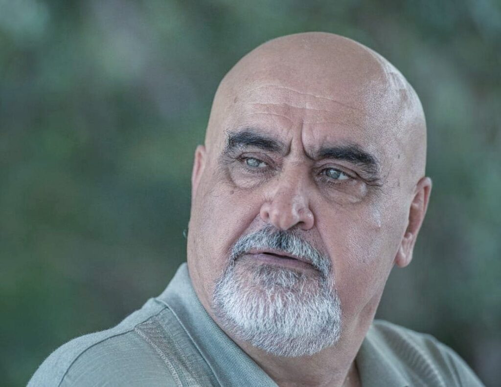 عبد الغني طليس يروي سيرته الذاتية في "زين... العابرين"