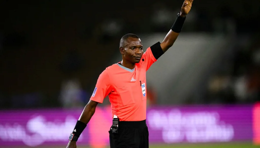 نهائي كأس أمم أفريقيا 2025 تحت قيادة الحكم الكونغولي جان جاك ندالا... من هو؟