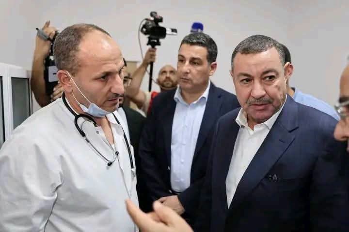 من زيارة وزير الداخلية الجزائري (على يمين الصورة- إكس).