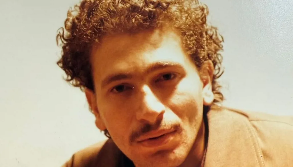 فادي أبو خليل إنساناً وشاعراً وممثّلاً، يا لهذه الحياة المنتحرة!