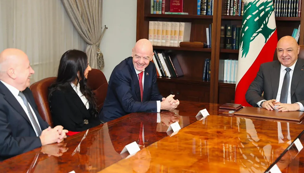 "فيفا" ولبنان مع حيدر وإنفانتينو: خطوة رمزيّة نحو تنمية رياضيّة شاملة