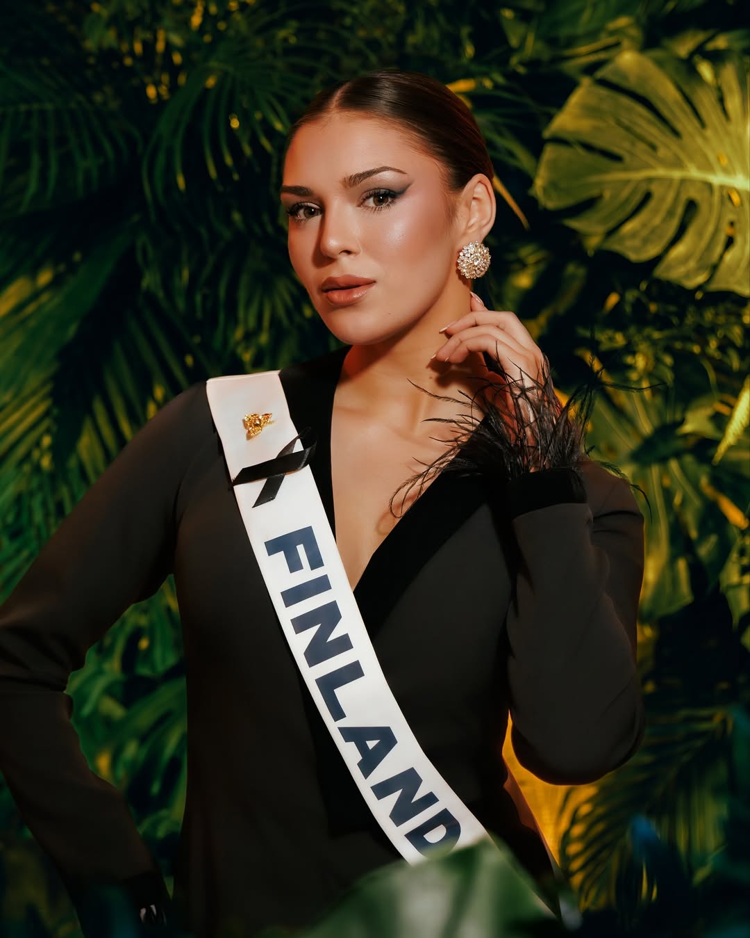 ملكة جمال فنلندا خلال تمثيلها بلادها في مسابقة ملكة جمال الكون (إنستغرام).