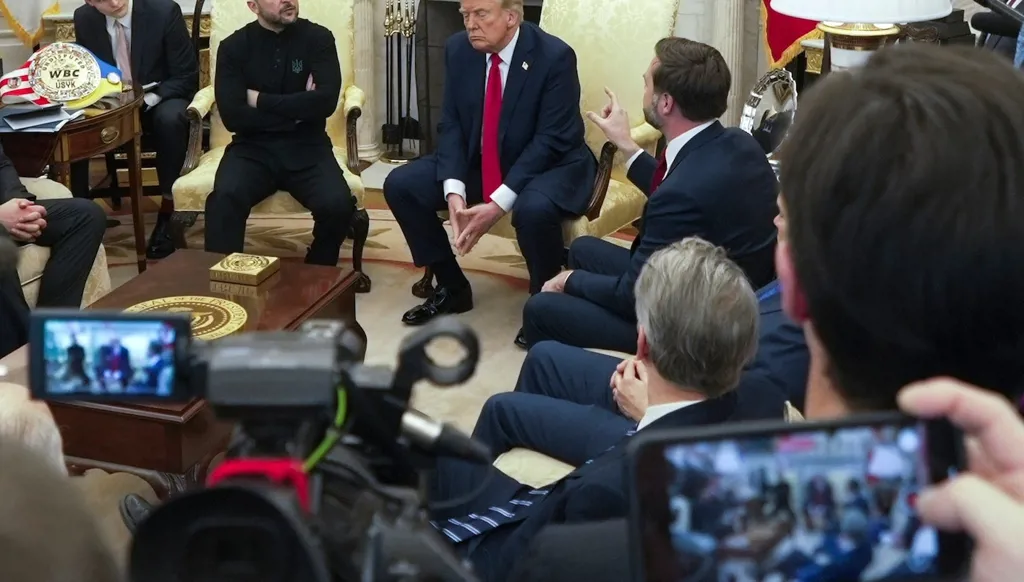 لماذا "فخّخ" فانس قمة ترامب-زيلينسكي؟