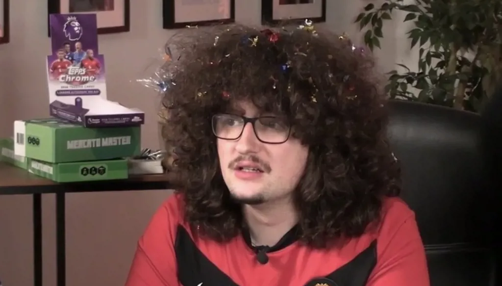 فرانك إيليت: خصلة شعر تحبس أنفاس "الشياطين الحُمر"