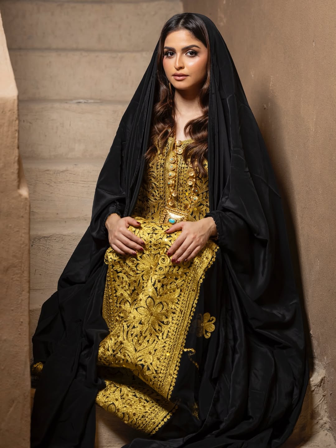 حلا الترك في الزي البحريني التقليدي (إنستغرام).