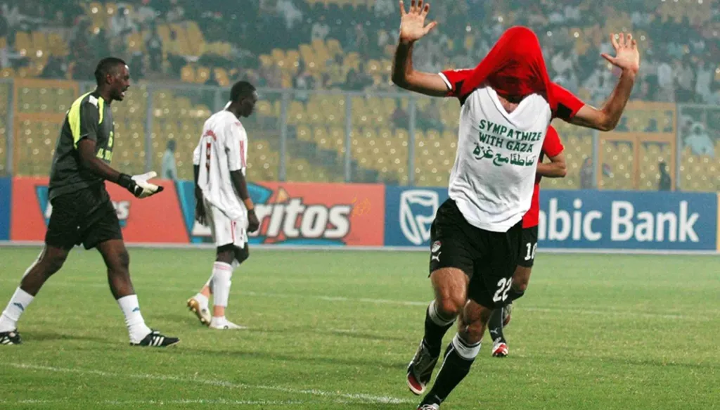 أبو تريكة ينفجر غضباً بعد قصف الدوحة: الكل مستهدف