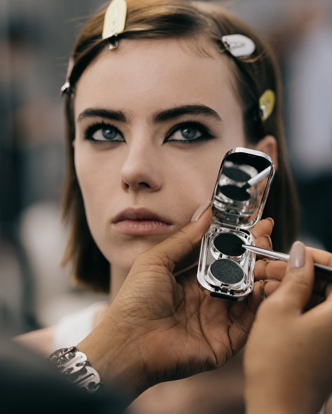 الكحل الملطّخ للوك درامي في خريف 2025 (انستغرام)