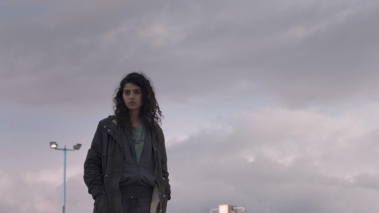 مشهد من فيلم البحر أمامكم للمخرج إيلي داغر (2021).
