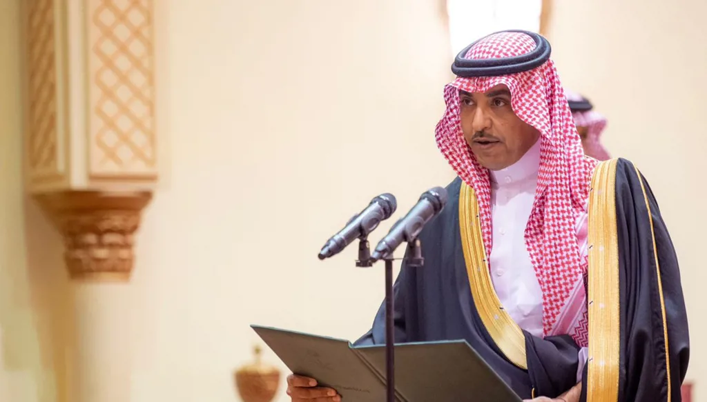 وزير الإعلام السعودي ينفي رفض المملكة استقبال طحنون بن زايد