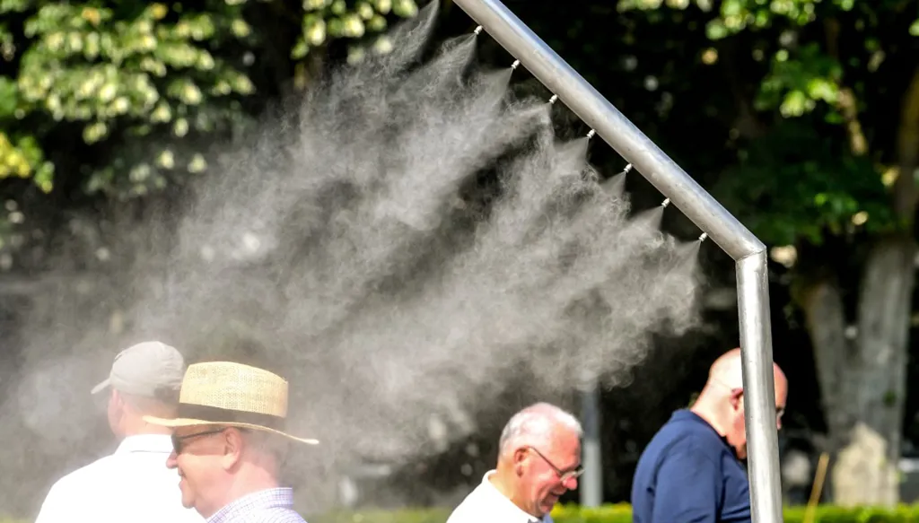 حزيران 2025 الأكثر حراً على الإطلاق في اليابان... فرنسا تتأهّب ‏و"سحابة لولبية" في البرتغال