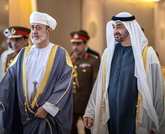 رئيس الإمارات وسلطان عمان (إكس).