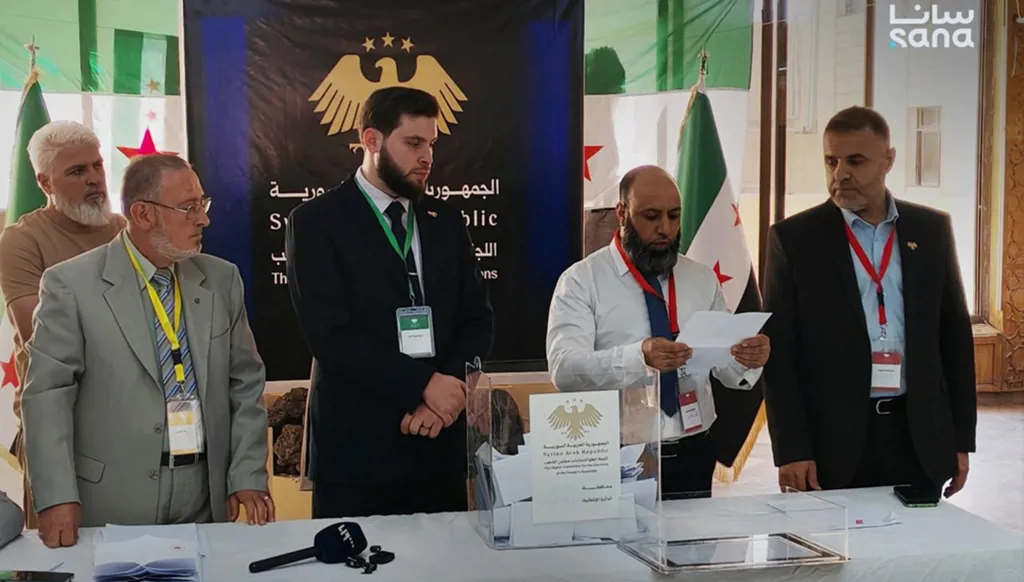 بدأت عملية فرز أصوات الناخبين في مركز دير الزور الانتخابي أمام وسائل الإعلام بحضور المرشحين من أعضاء الهيئات الناخبة ووكلائهم وأعضاء اللجنة القانونية