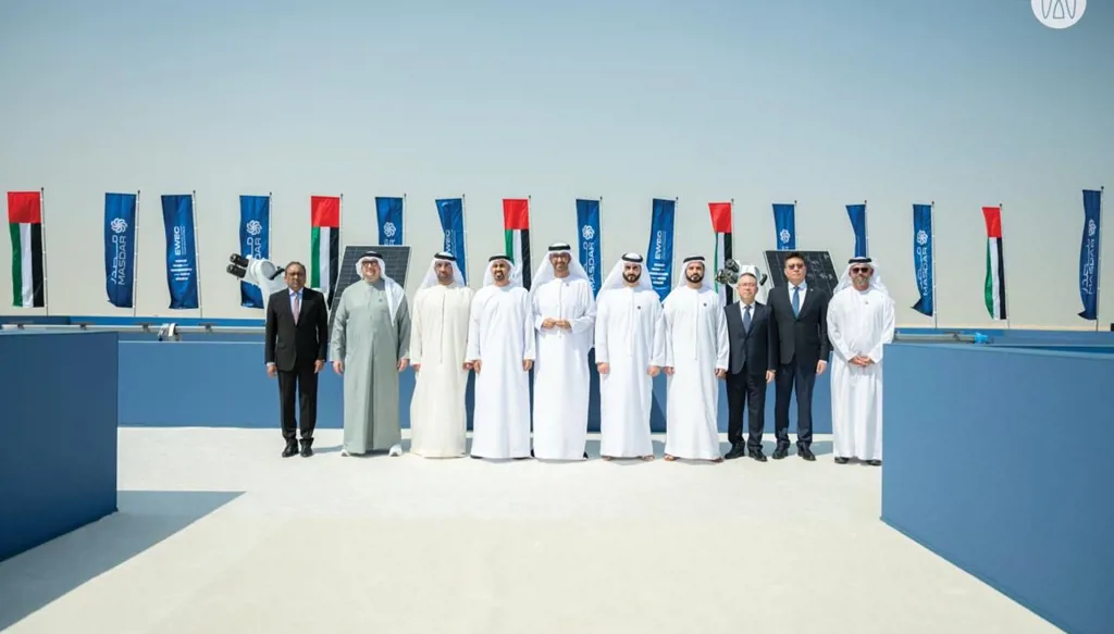الإمارات: وضع حجر الأساس لأكبر مشروع طاقة متجددة في العالم