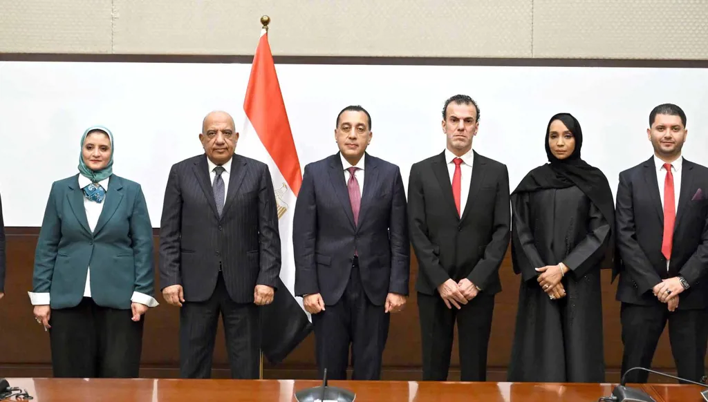 بالصور... مصر والإمارات توقعان اتفاقية لإمداد أوروبا بالكهرباء