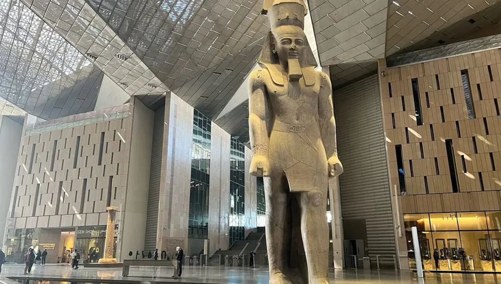 المتحف المصري الكبير يغلق أبوابه.. والسبب!