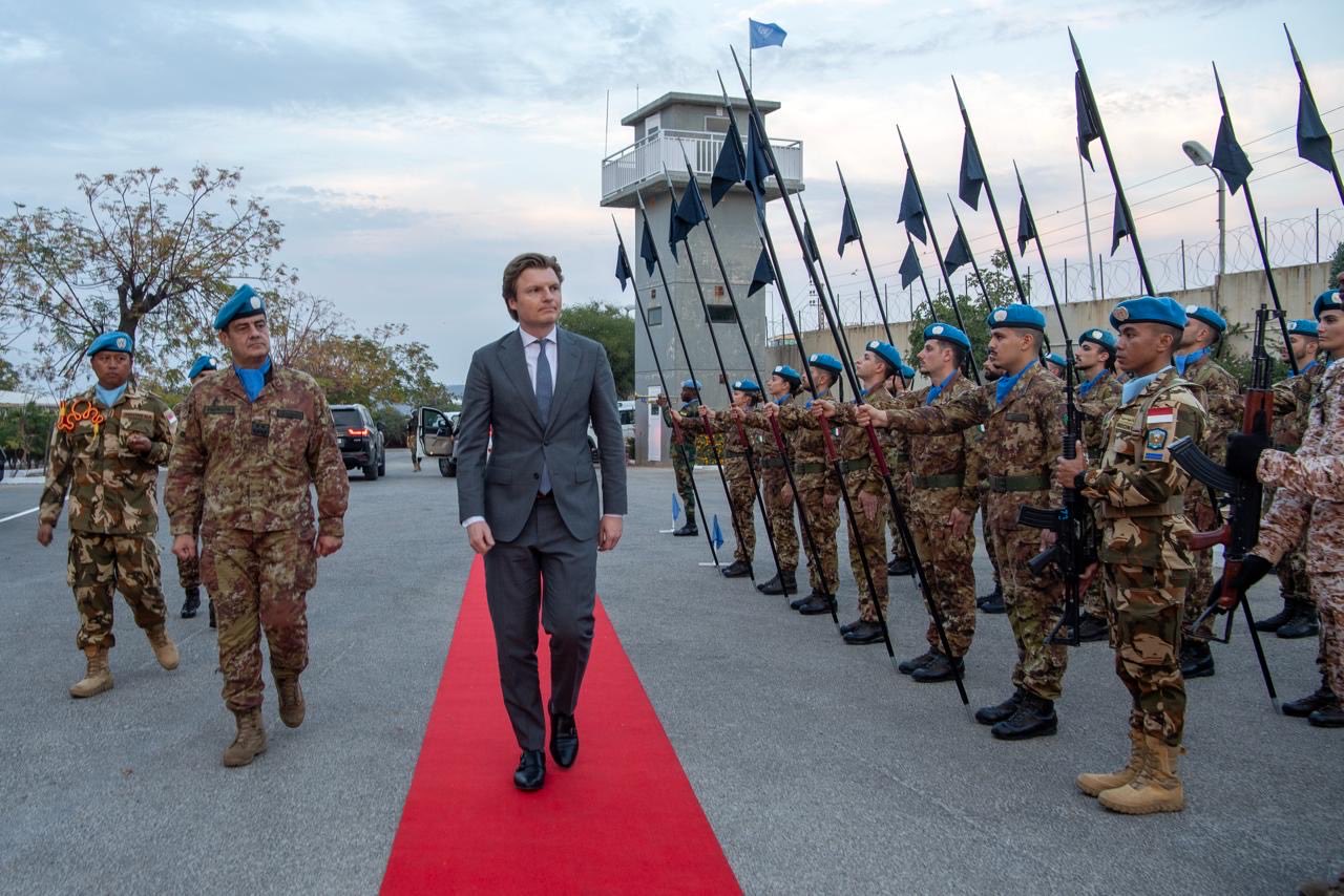 وزير الدفاع الهولندي في مقر اليونيفيل.