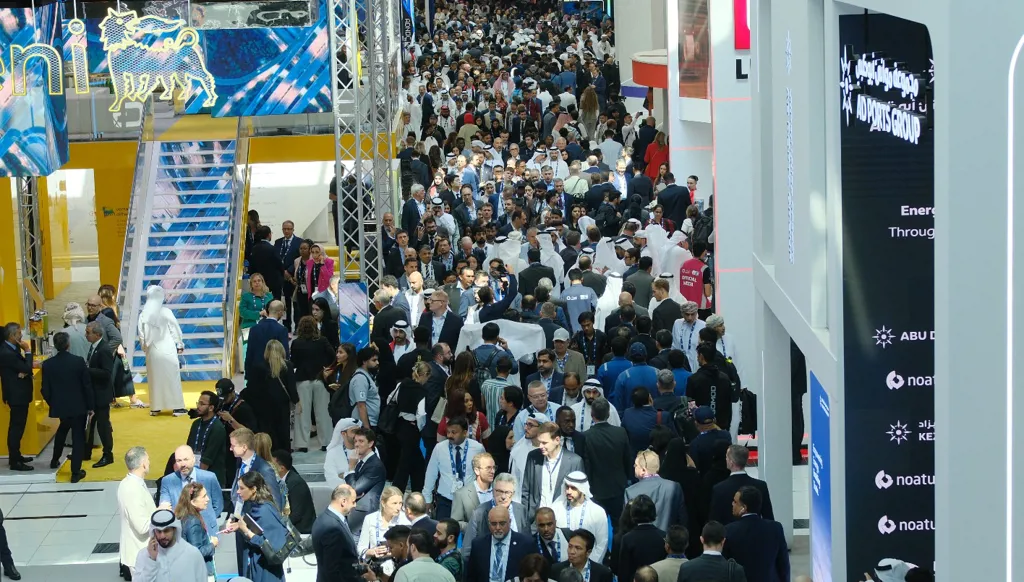 الإمارات تقود الحوار العالمي للطّاقة في "أديبك 2025"... المزروعي: أنفقنا 51.5 مليار دولار في مشروعات نظيفة