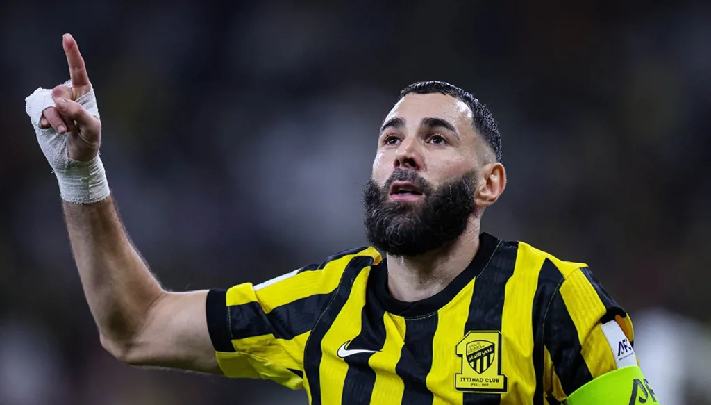 "النمور" تزأر من جديد... الاتحاد يضرب بثلاثية في ليلة عودة بنزيمة (فيديو وصور)