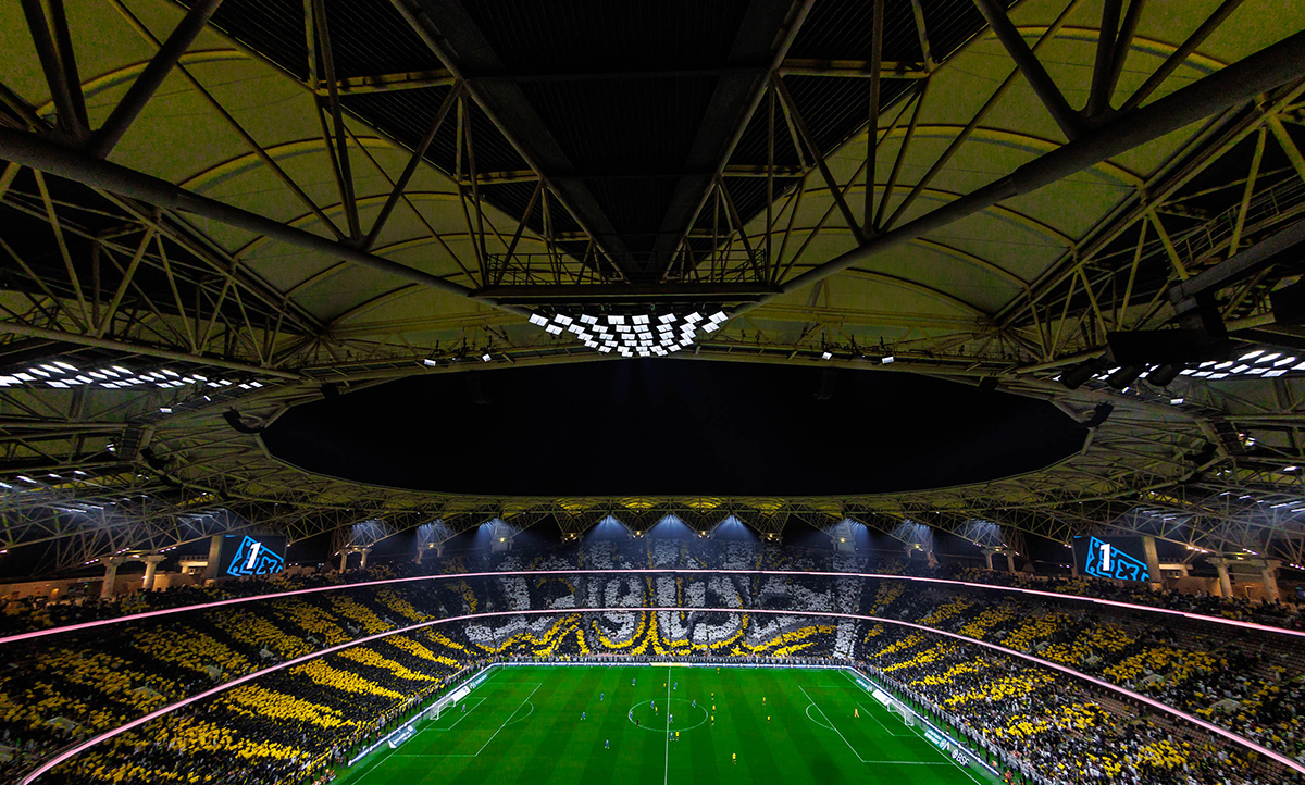 ملعب الإنماء في جدة قبل مباراة الهلال والاتحاد. (وكالات)