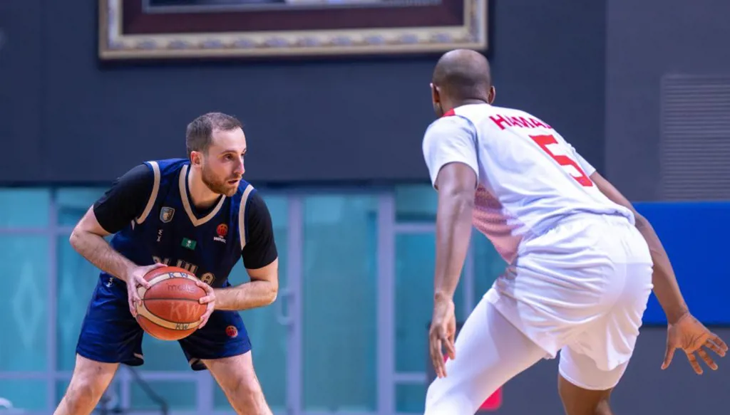 وائل عرقجي يسجل 33 نقطة لكن الكويت ينتزع الفوز بصعوبة من العلا (صور)