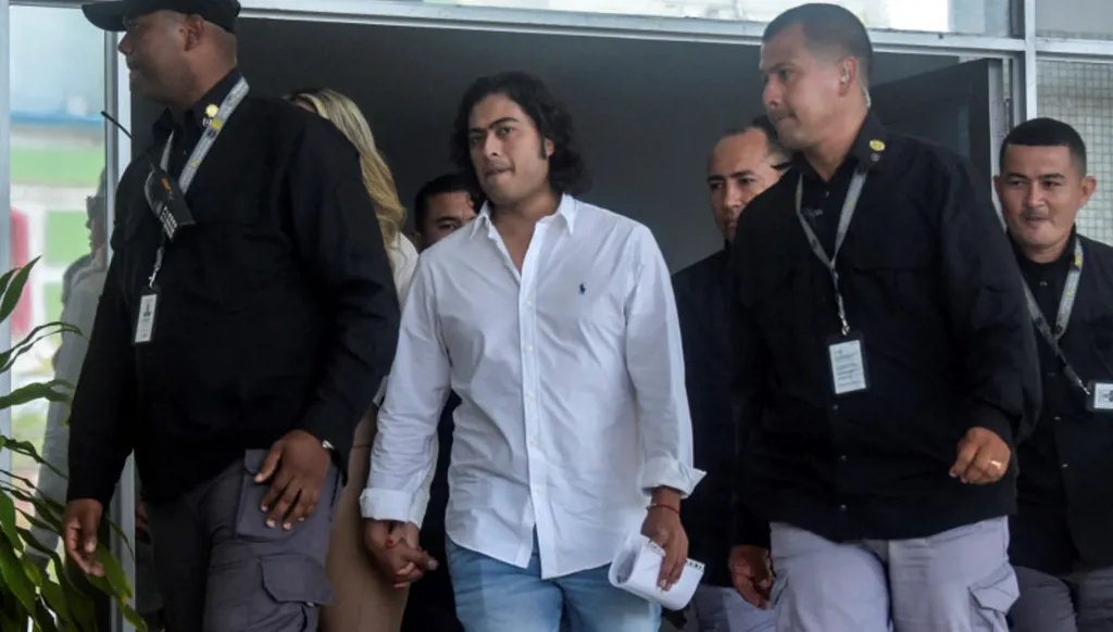 توجيه تُهم "فساد" لنجل الرئيس الكولومبي!