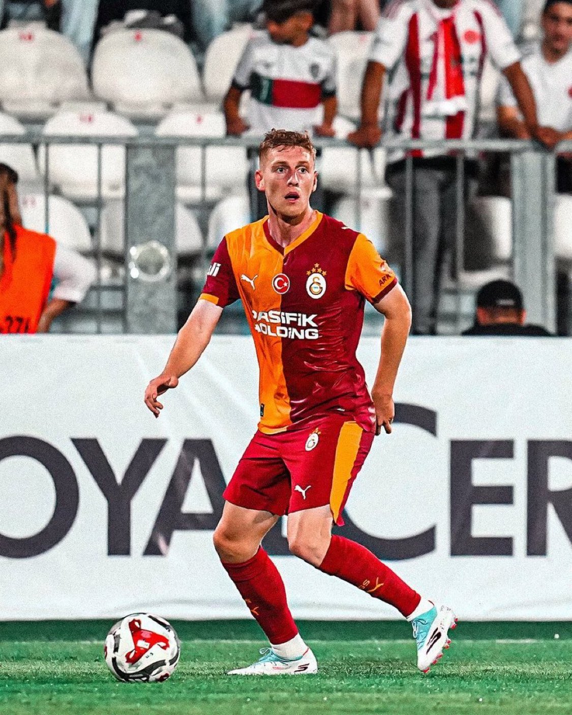 اللاعب متهان بالتاجي. (وكالات)