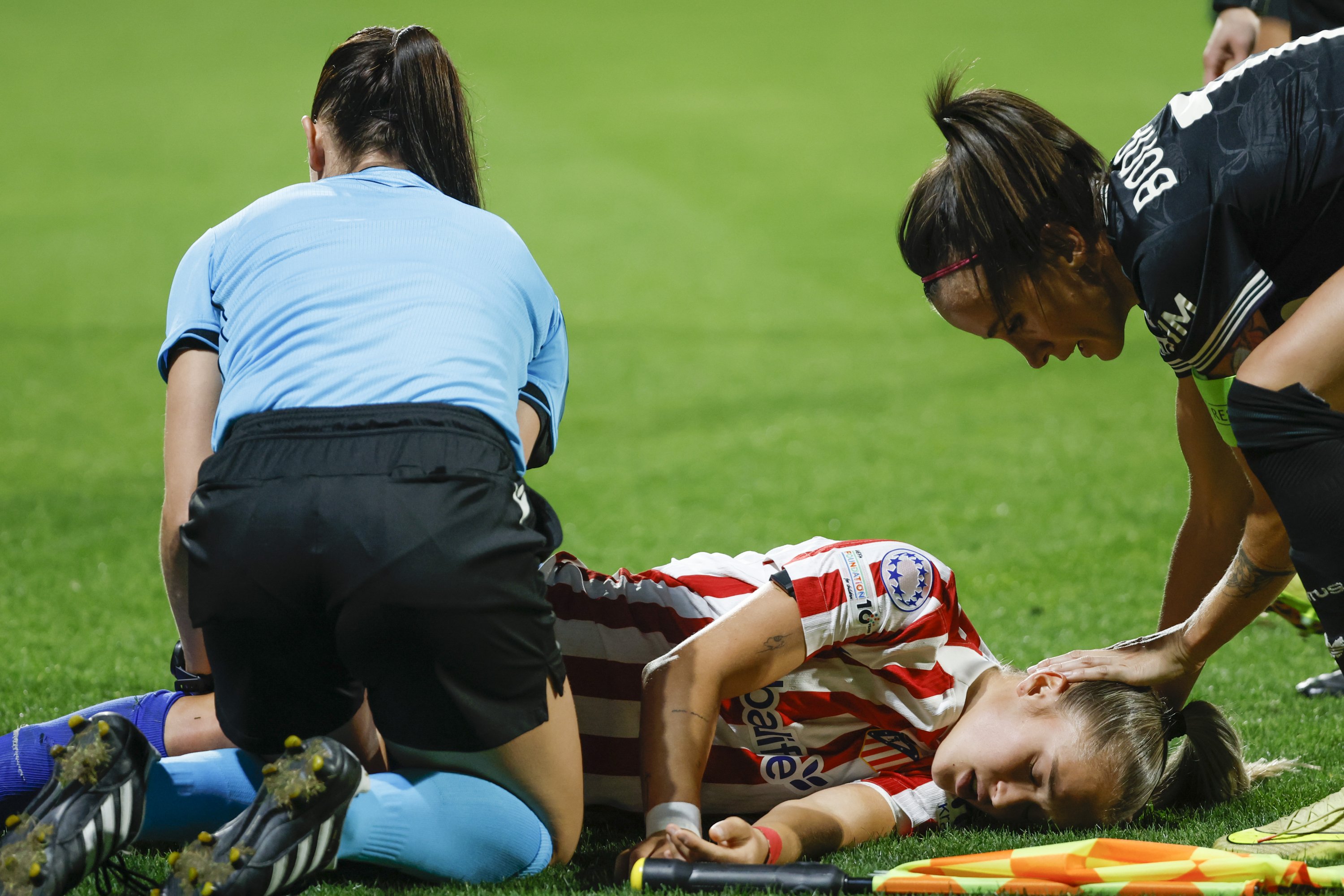 أندريا ميدينا بعد تعرّضها للإصابة. (وكالات)