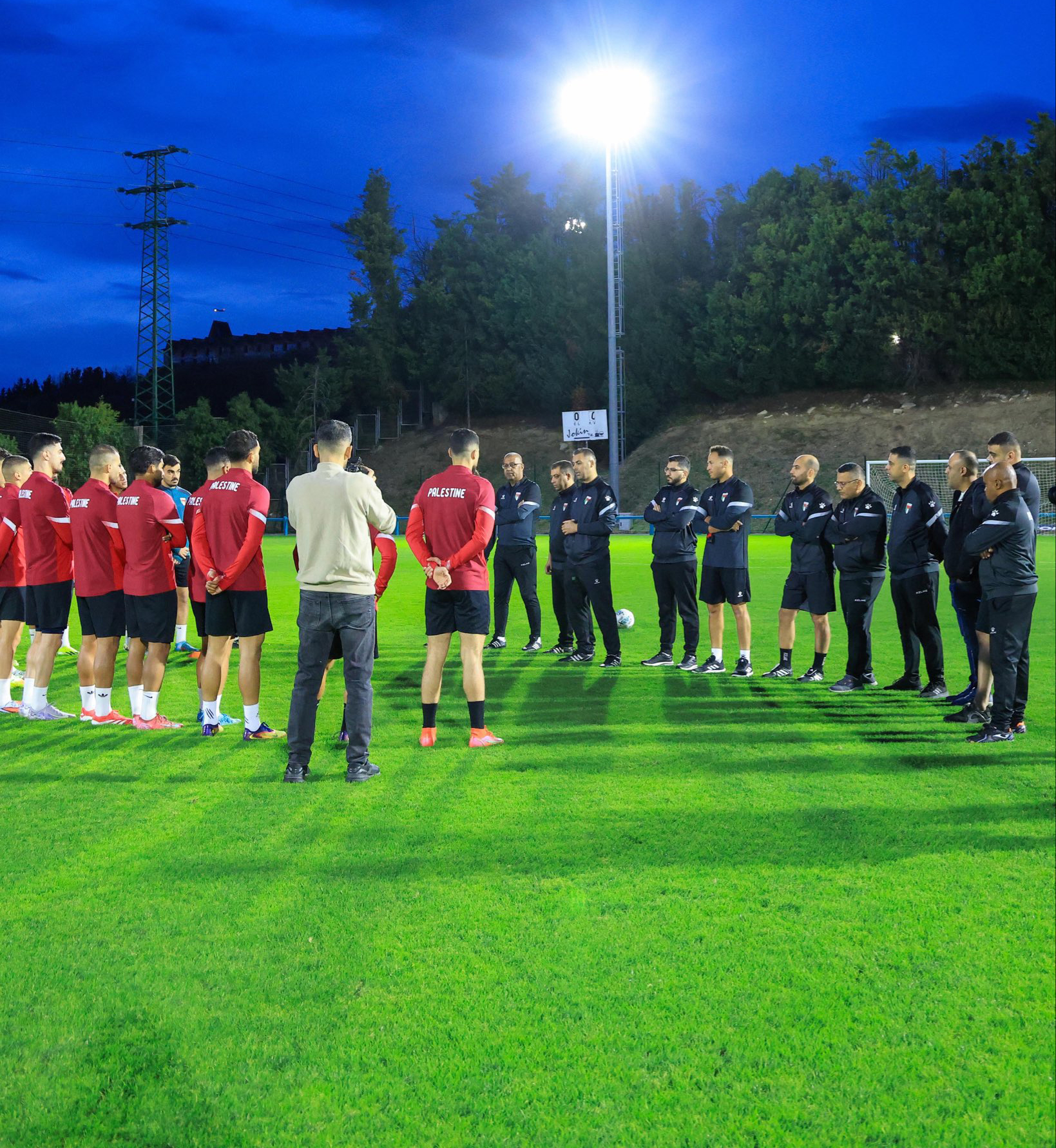 المنتخب الفلسطيني في بلباو لمواجهة إقليم الباسك. (وكالات)