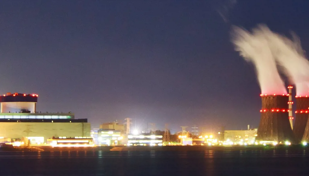 موسكو: حطام مسيّرات أوكرانية سقط على محطة نووية روسية