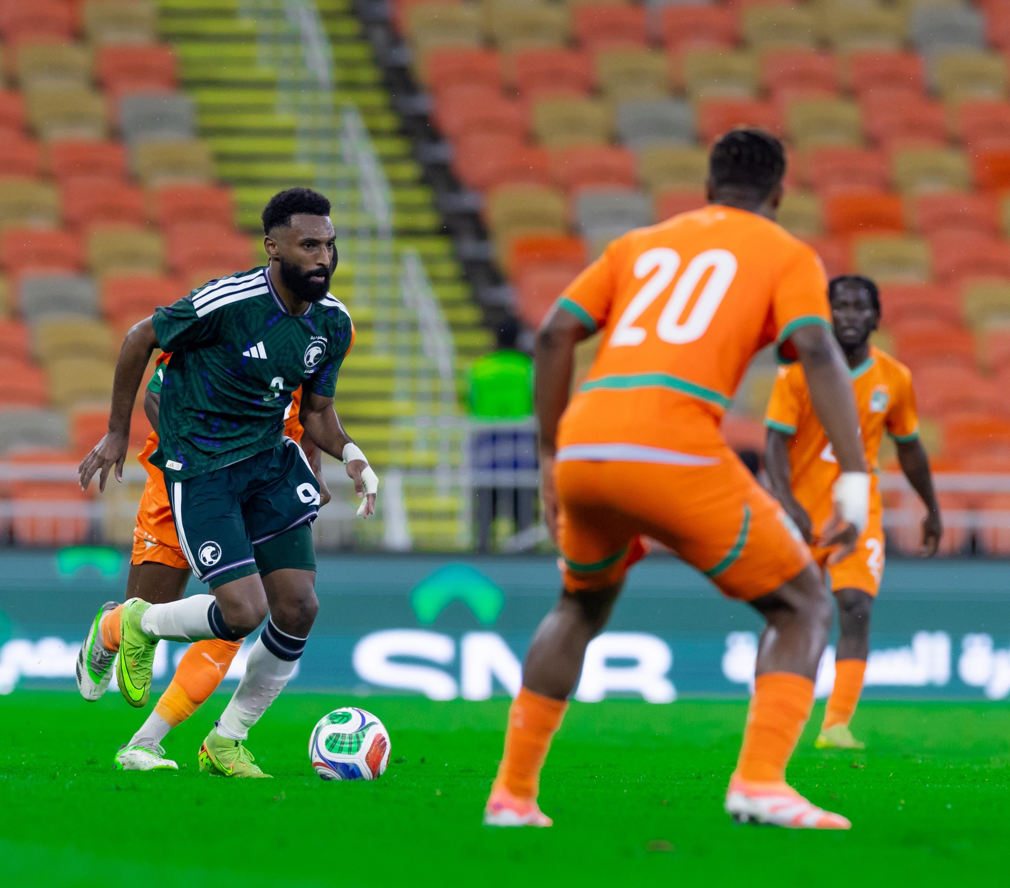 من مباراة السعودية وساحل العاج. (وكالات)