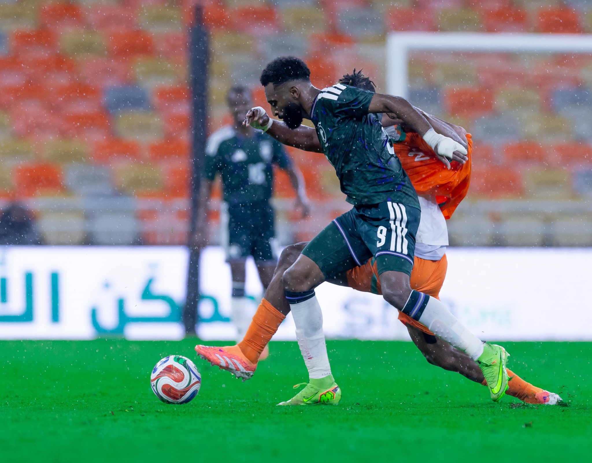 من مباراة السعودية وساحل العاج. (وكالات)