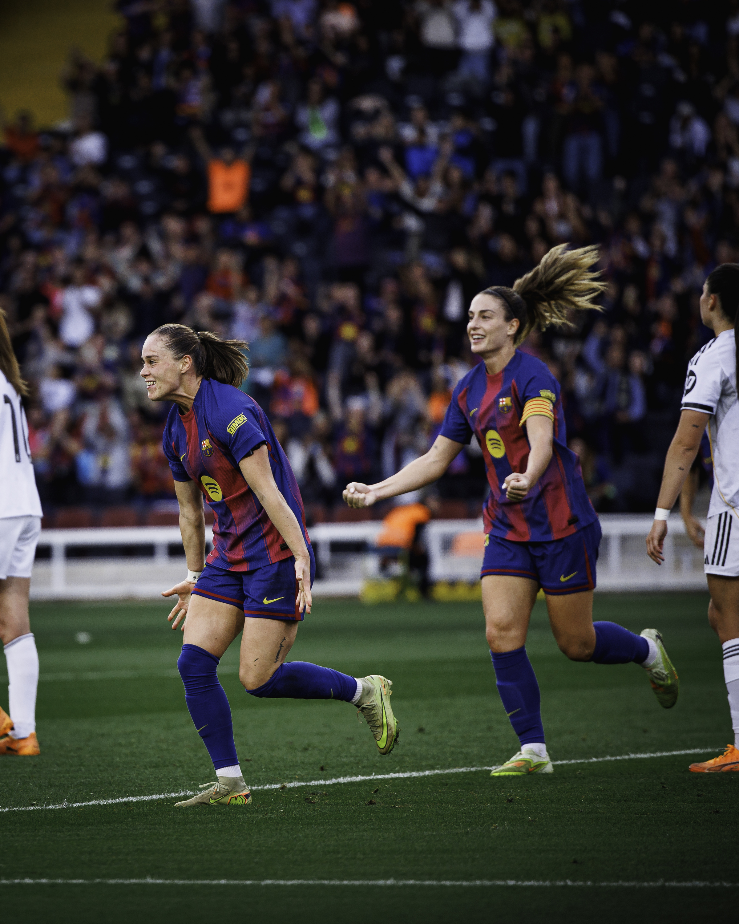 من مباراة برشلونة وريال مدريد. (وكالات)