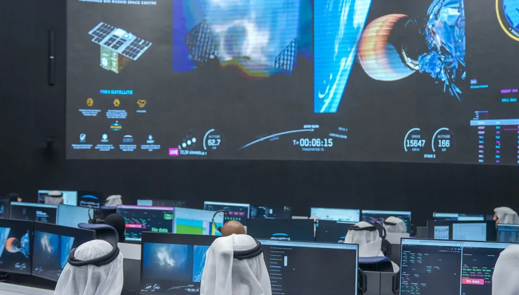 الإمارات... نجاح إطلاق القمر الاصطناعي "فاي 1" (فيديو)