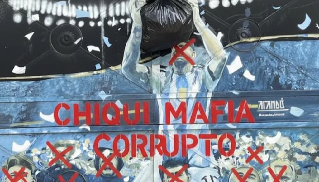 غضب جماهيري يضرب جداريات ميسي في بوينس آيرس (فيديو وصور)