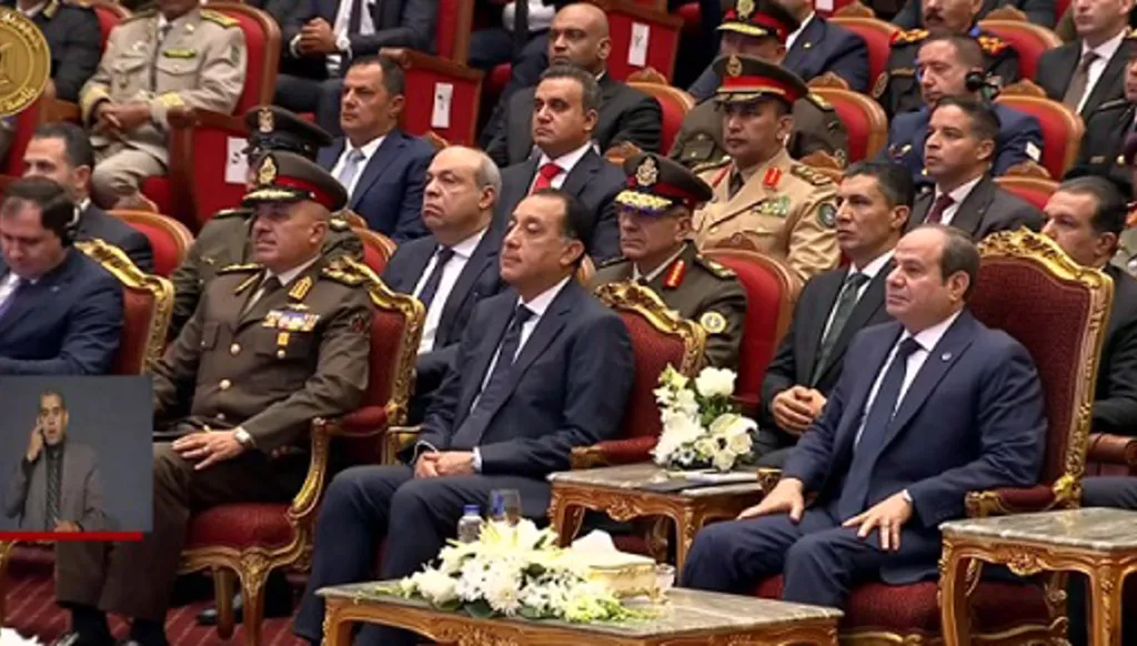 بالصور... السيسي يفتتح معرض "إيديكس 2025"