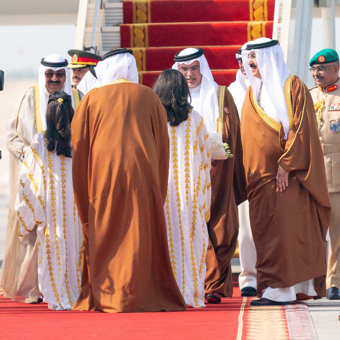 وصول أمير الكويت إلى البحرين (إكس).