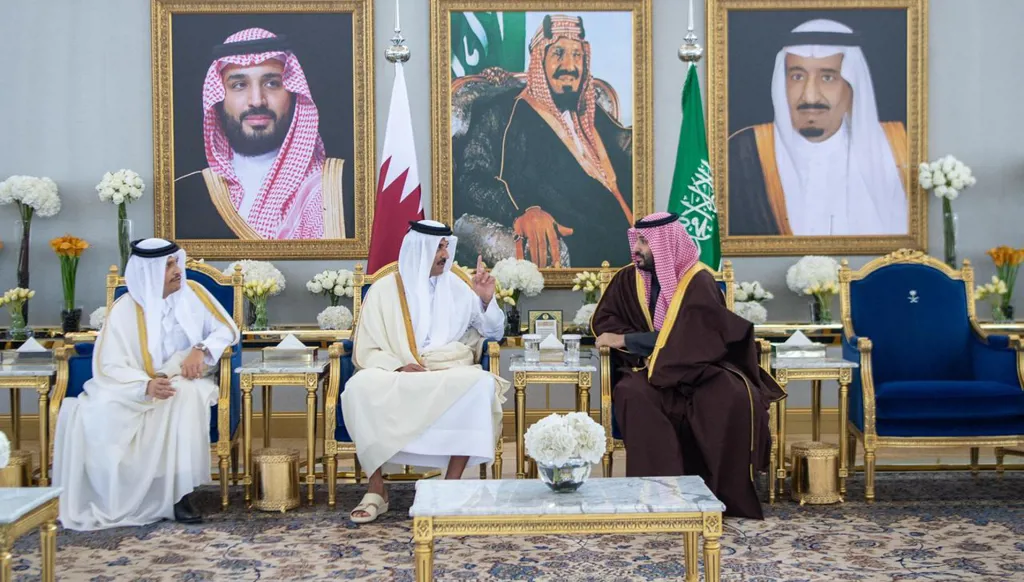 أمير قطر يصل الرياض لعقد اجتماع مجلس التنسيق المشترك (صور وفيديو)