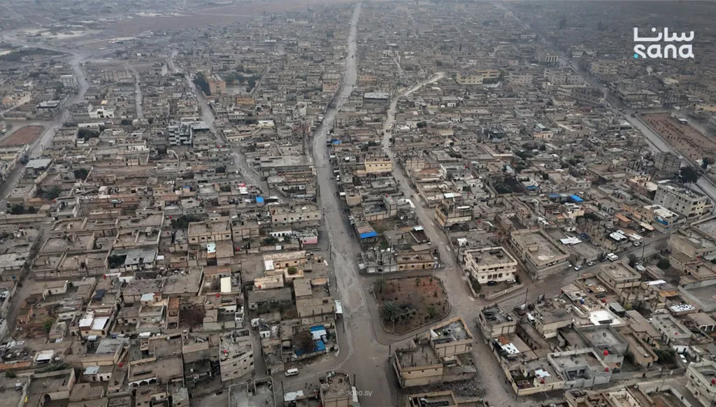 بعد انسحاب "قسد"... الجيش السّوري يُسيطر على الطّبقة ويتقدّم في الرّقة (صور فيديو)